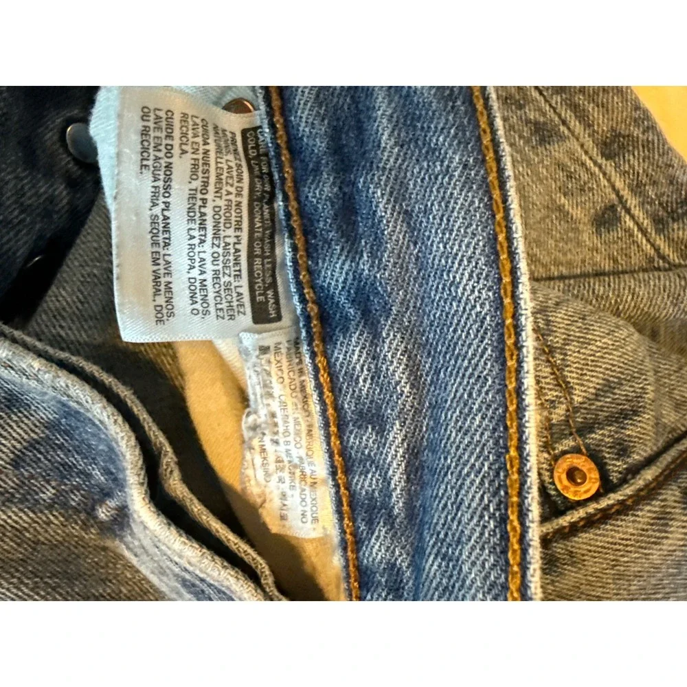 Levis 501 Original Fit Jeans Mens 34x30 Medium Wash Distressed Button Fly Mexico